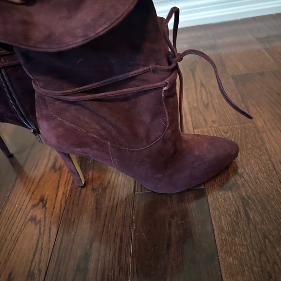 Lord & Taylor bootie 3.5 inch heel - Picture 2 of 8